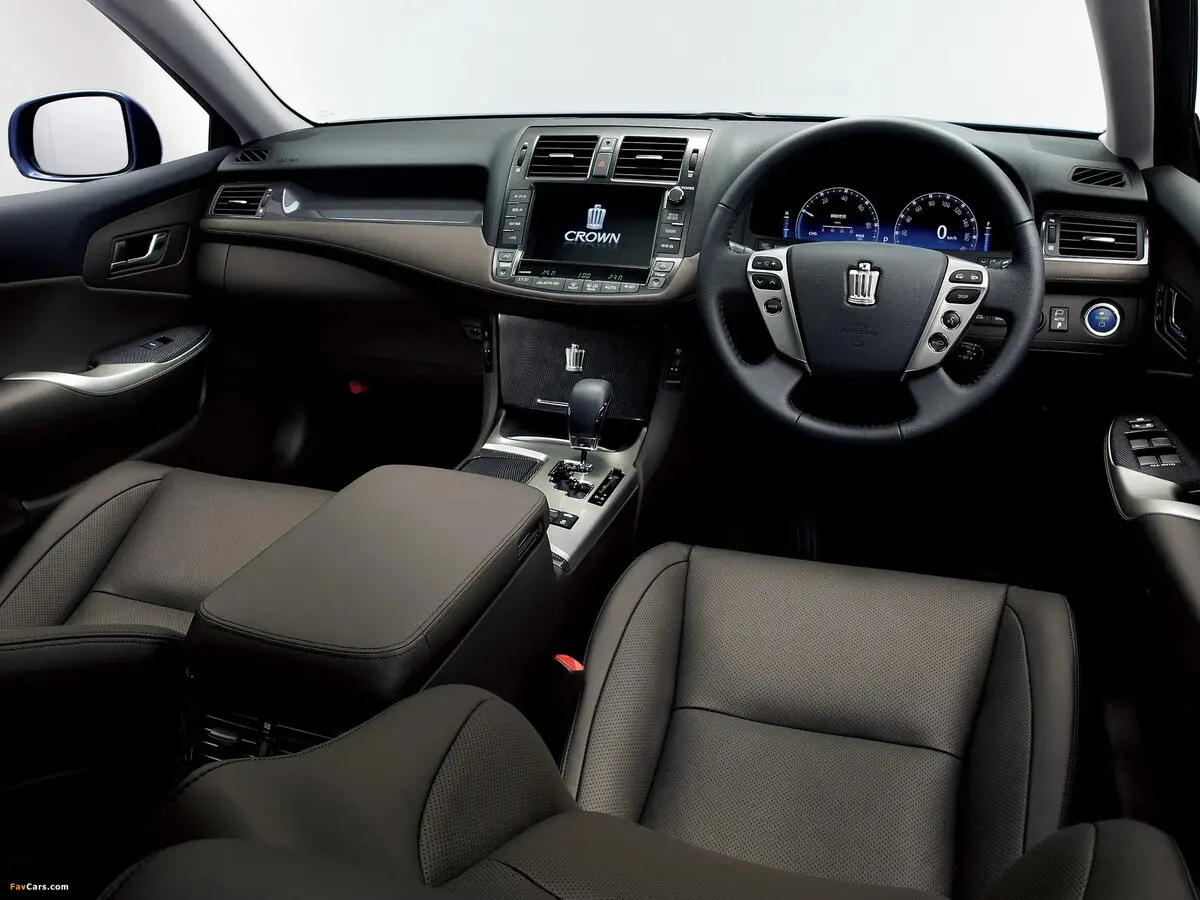 Toyota Crown XIII (S200) Седан — 照片 7