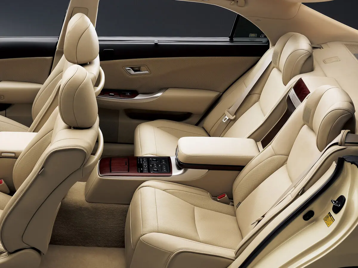 Toyota Crown Majesta V (S200) Седан — фото 8