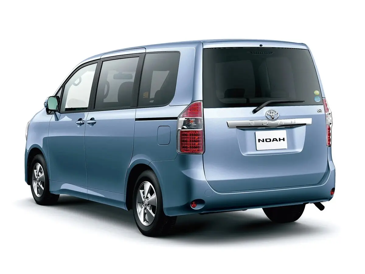 Toyota Noah II (R70) Минивэн — фото 3
