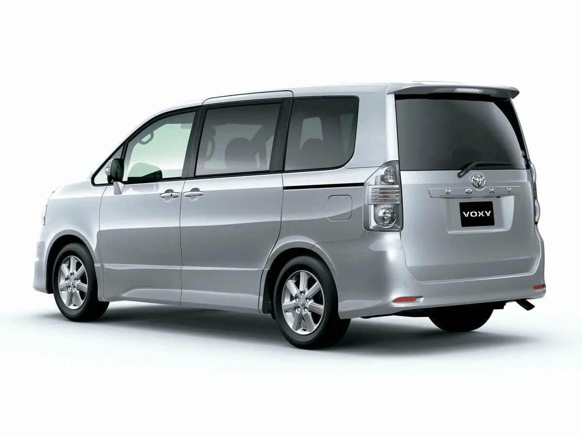 Toyota Voxy II (R70) Минивэн — фото 3