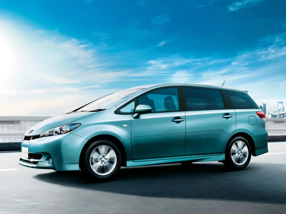 Toyota Wish II Минивэн — фото 2
