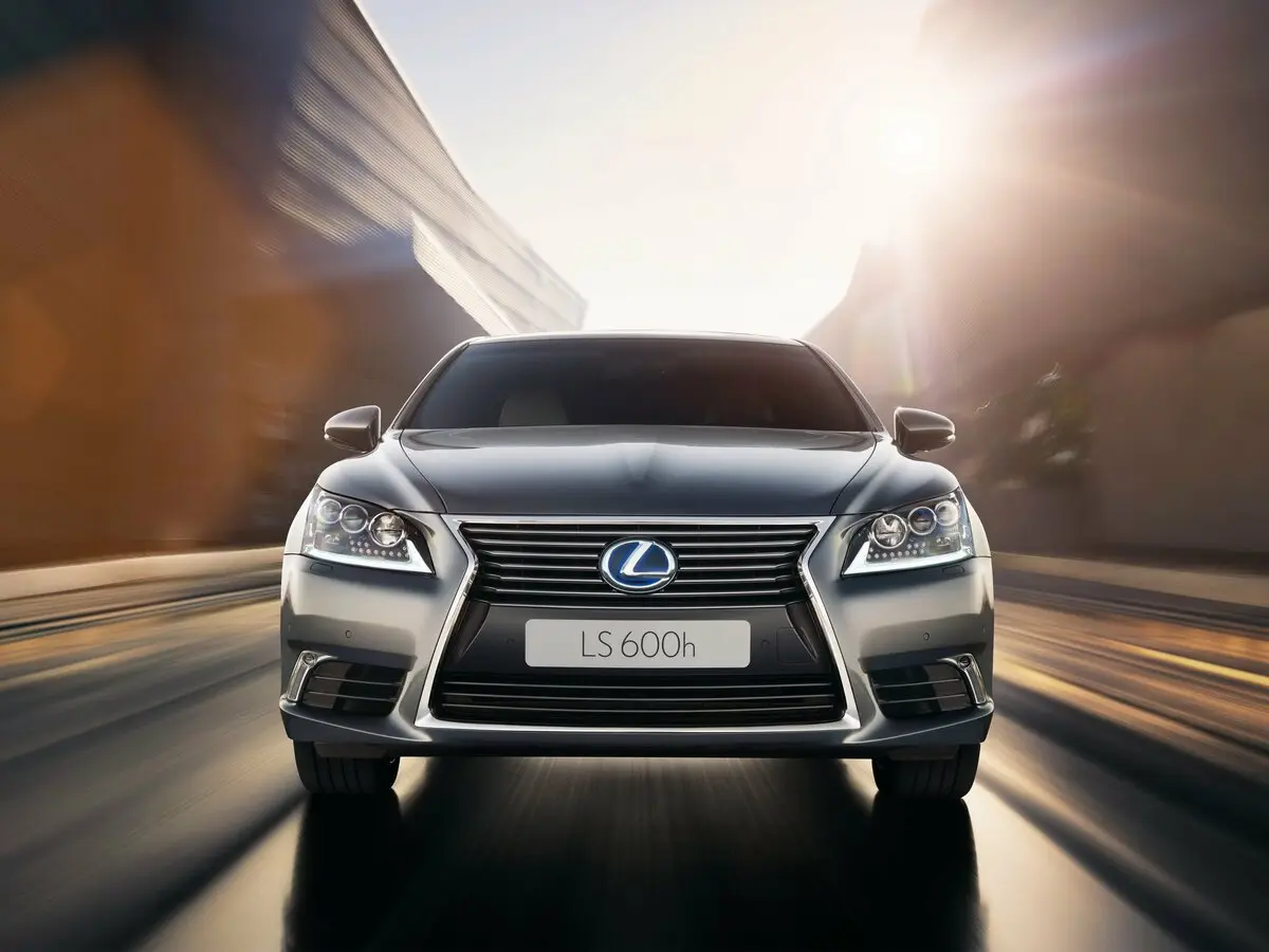 Lexus LS IV Рестайлинг 2 Седан — фото 3