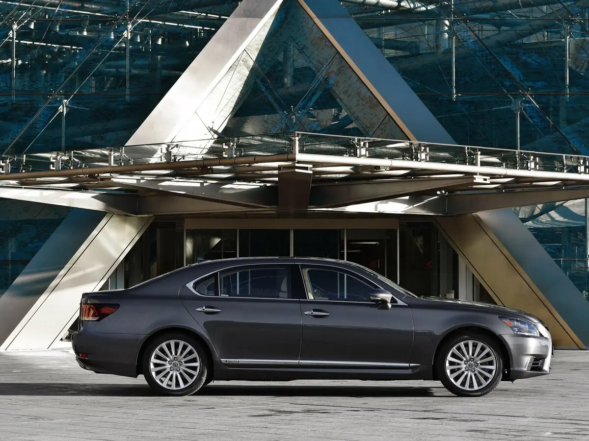 Lexus LS IV Рестайлинг 2 Седан Long — фото 2