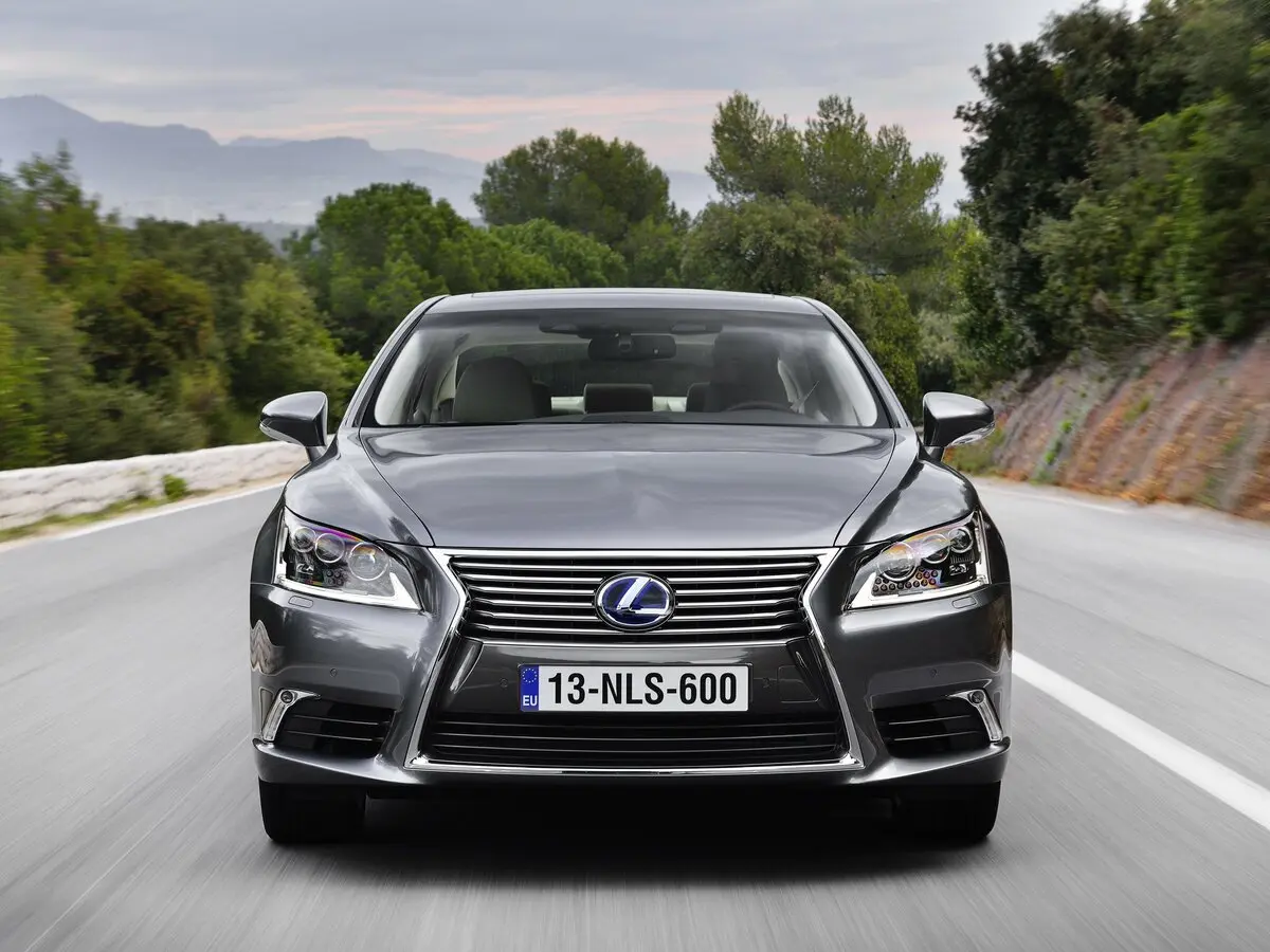 Lexus LS IV Рестайлинг 2 Седан Long — фото 3