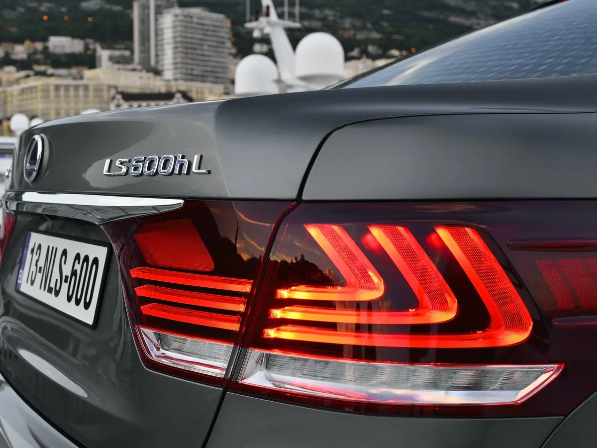 Lexus LS IV Рестайлинг 2 Седан Long — фото 15