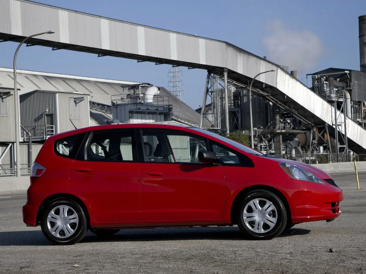 Honda Fit II Хэтчбек 5 дв. — фото 2