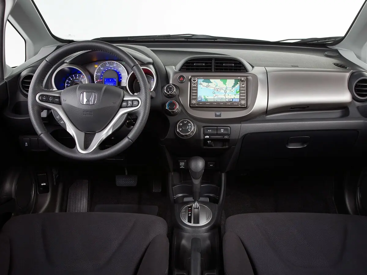 Honda Fit II Хэтчбек 5 дв. — фото 5