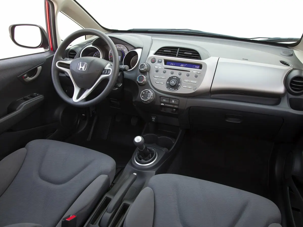 Honda Fit II Хэтчбек 5 дв. — фото 6