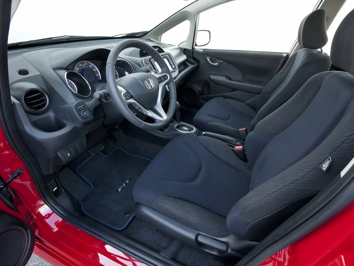 Honda Fit II Хэтчбек 5 дв. — фото 7