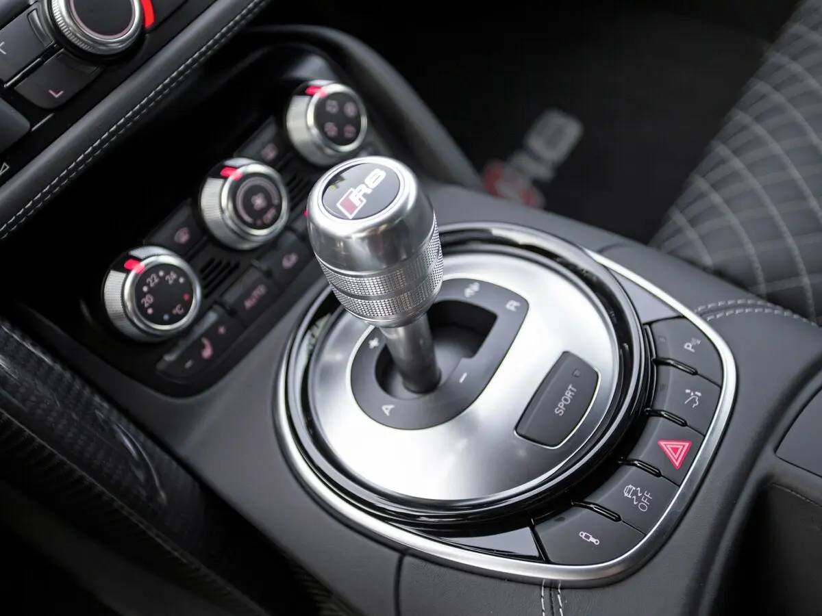Audi R8 I (Typ 42) Рестайлинг Купе — сүрөт 10