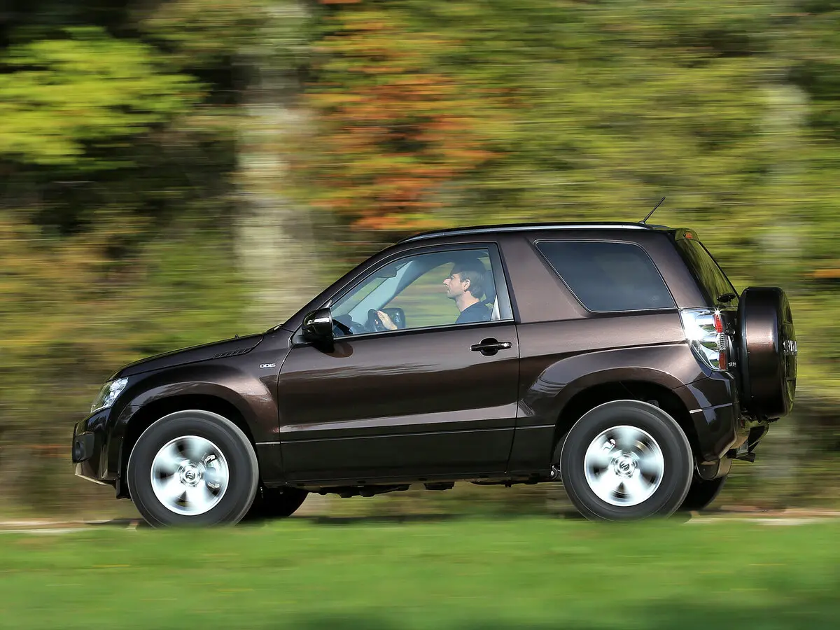 Suzuki Grand Vitara II Рестайлинг 2 Внедорожник 3 дв. — сүрөт 2