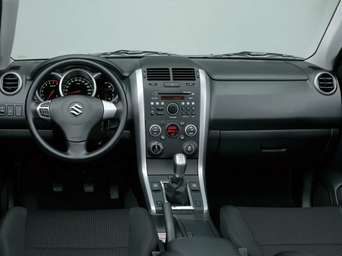 Suzuki Grand Vitara II Рестайлинг 2 Внедорожник 3 дв. — сүрөт 6