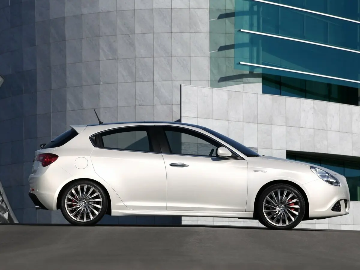 Alfa Romeo Giulietta III Хэтчбек 5 дв. — сүрөт 2