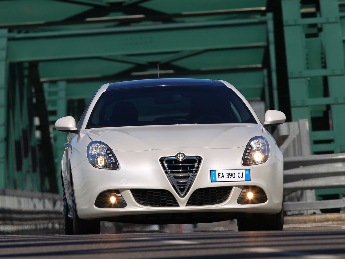 Alfa Romeo Giulietta III Хэтчбек 5 дв. — фото 3