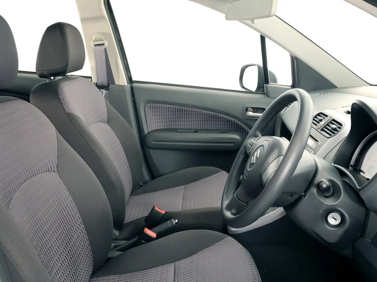 Suzuki Splash I Рестайлинг Хэтчбек 5 дв. — 照片 8