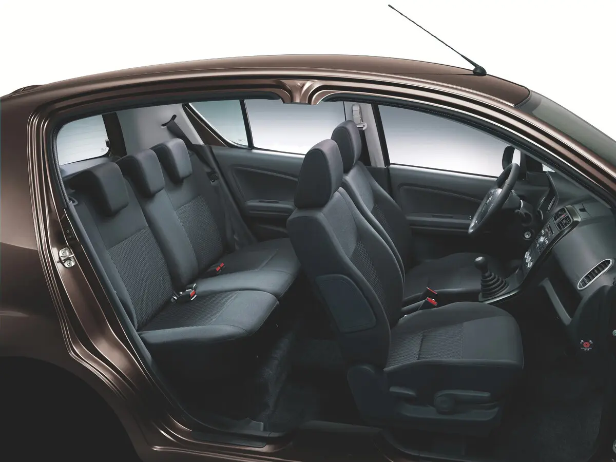 Suzuki Splash I Рестайлинг Хэтчбек 5 дв. — 照片 12
