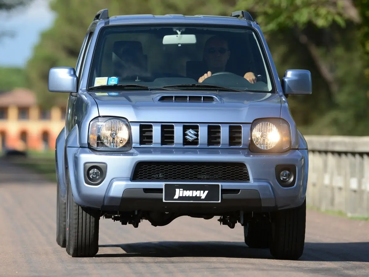Suzuki Jimny III Рестайлинг 2 Внедорожник 3 дв. — фото 3