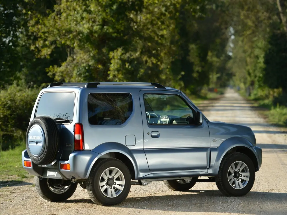 Suzuki Jimny III Рестайлинг 2 Внедорожник 3 дв. — фото 5