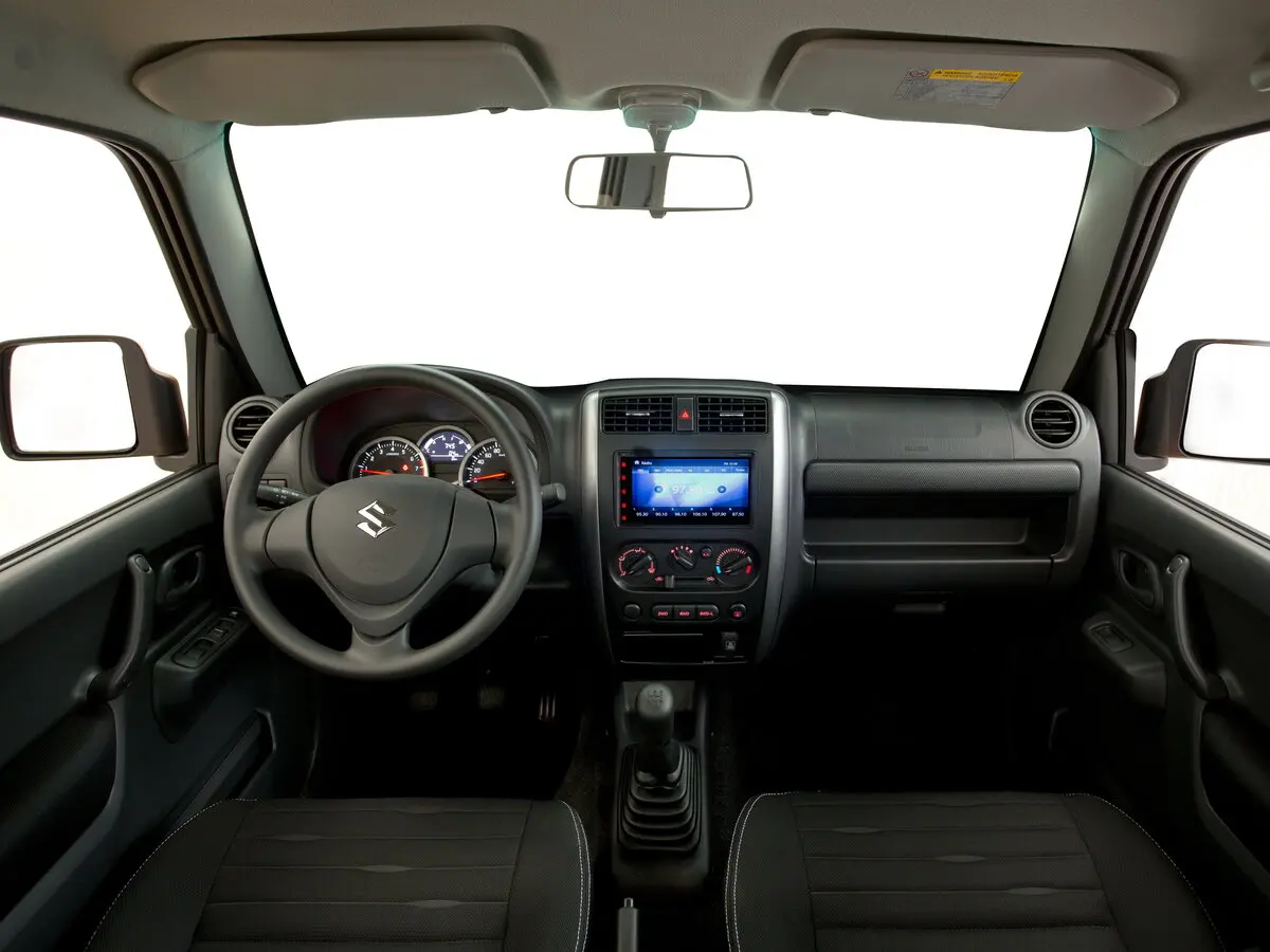 Suzuki Jimny III Рестайлинг 2 Внедорожник 3 дв. — фото 6