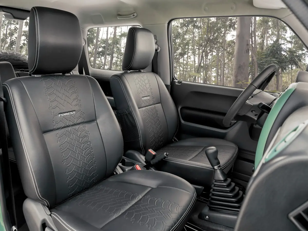 Suzuki Jimny III Рестайлинг 2 Внедорожник 3 дв. — фото 7