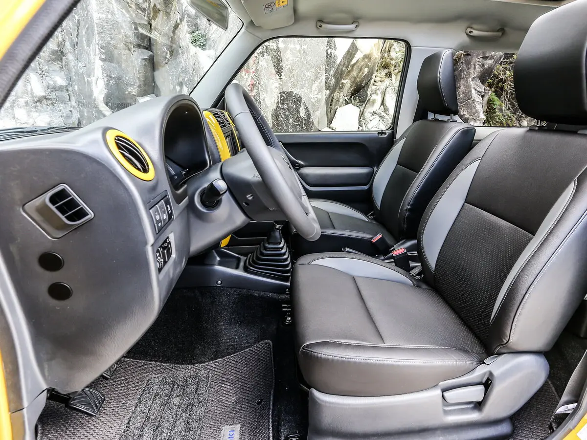 Suzuki Jimny III Рестайлинг 2 Внедорожник 3 дв. — фото 8