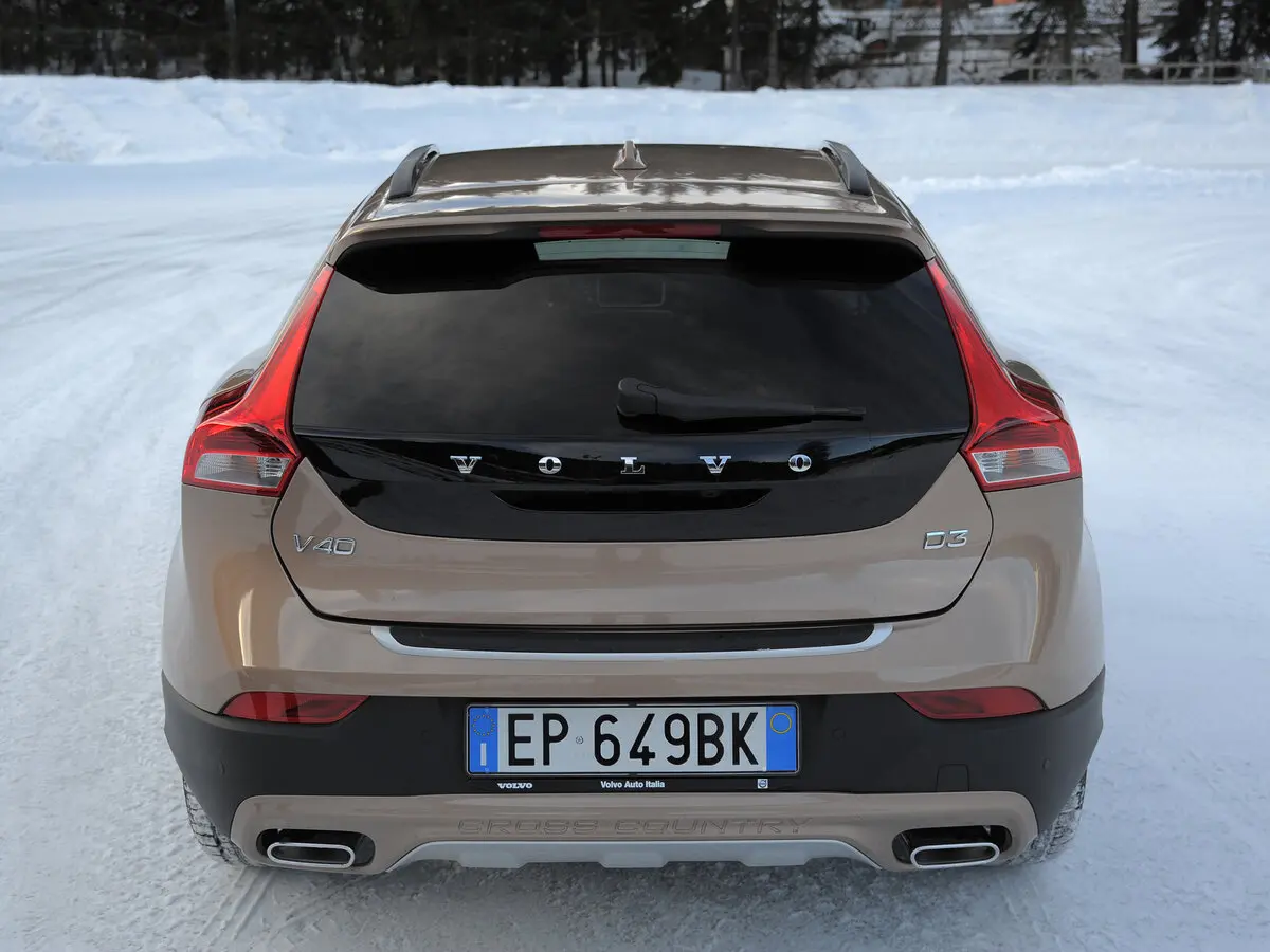 Volvo V40 Cross Country I Хэтчбек 5 дв. — сүрөт 4