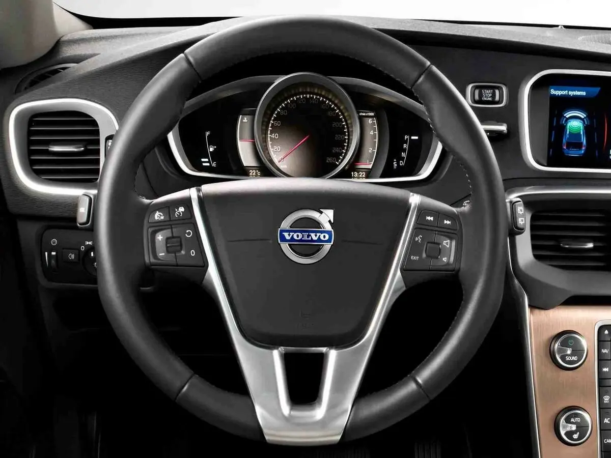 Volvo V40 Cross Country I Хэтчбек 5 дв. — сүрөт 9