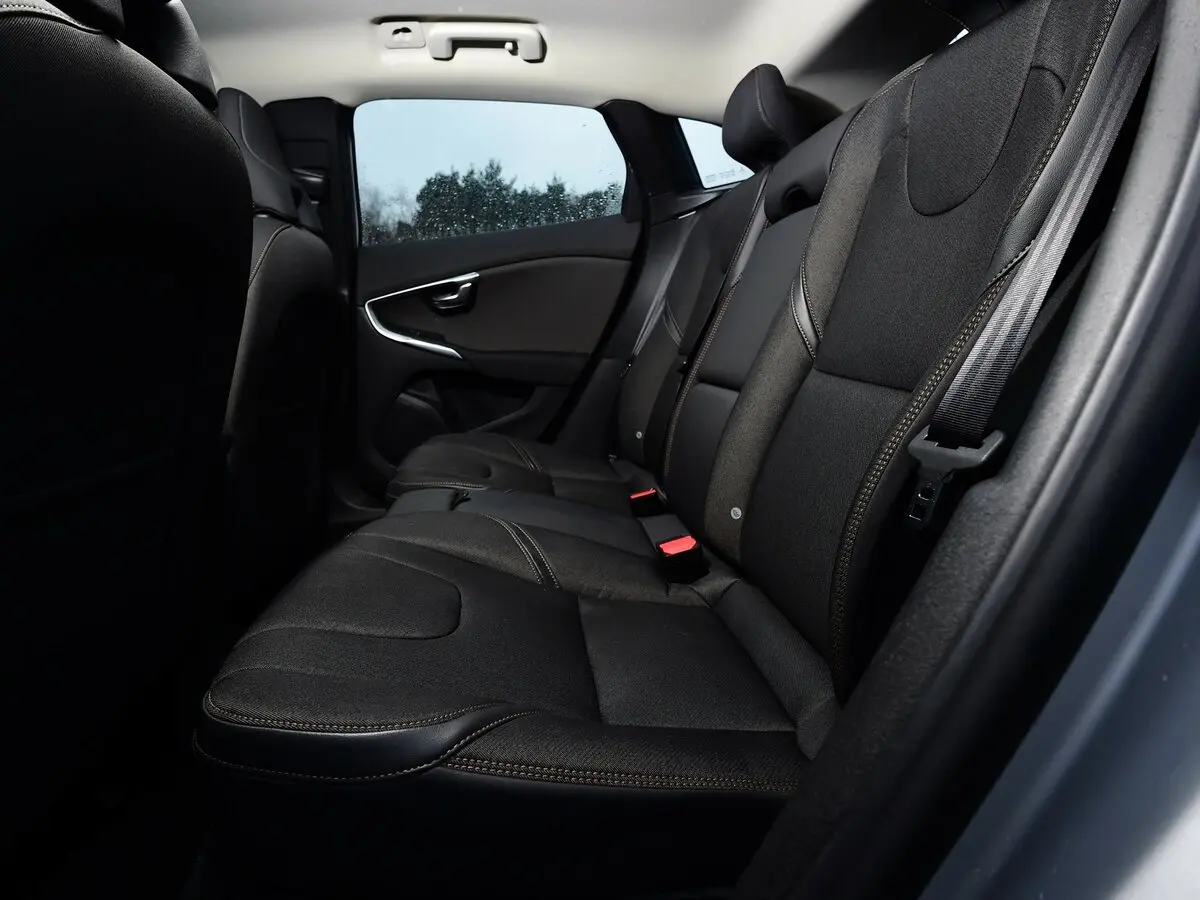 Volvo V40 Cross Country I Хэтчбек 5 дв. — сүрөт 10