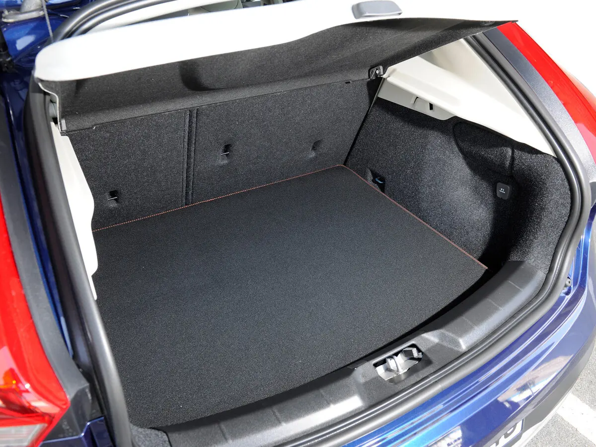 Volvo V40 Cross Country I Хэтчбек 5 дв. — сүрөт 12