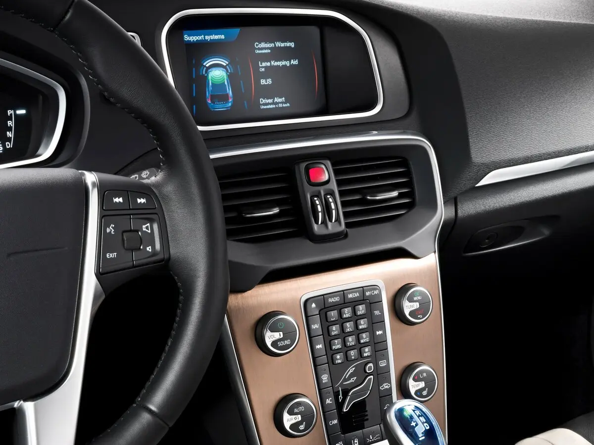 Volvo V40 Cross Country I Хэтчбек 5 дв. — сүрөт 16