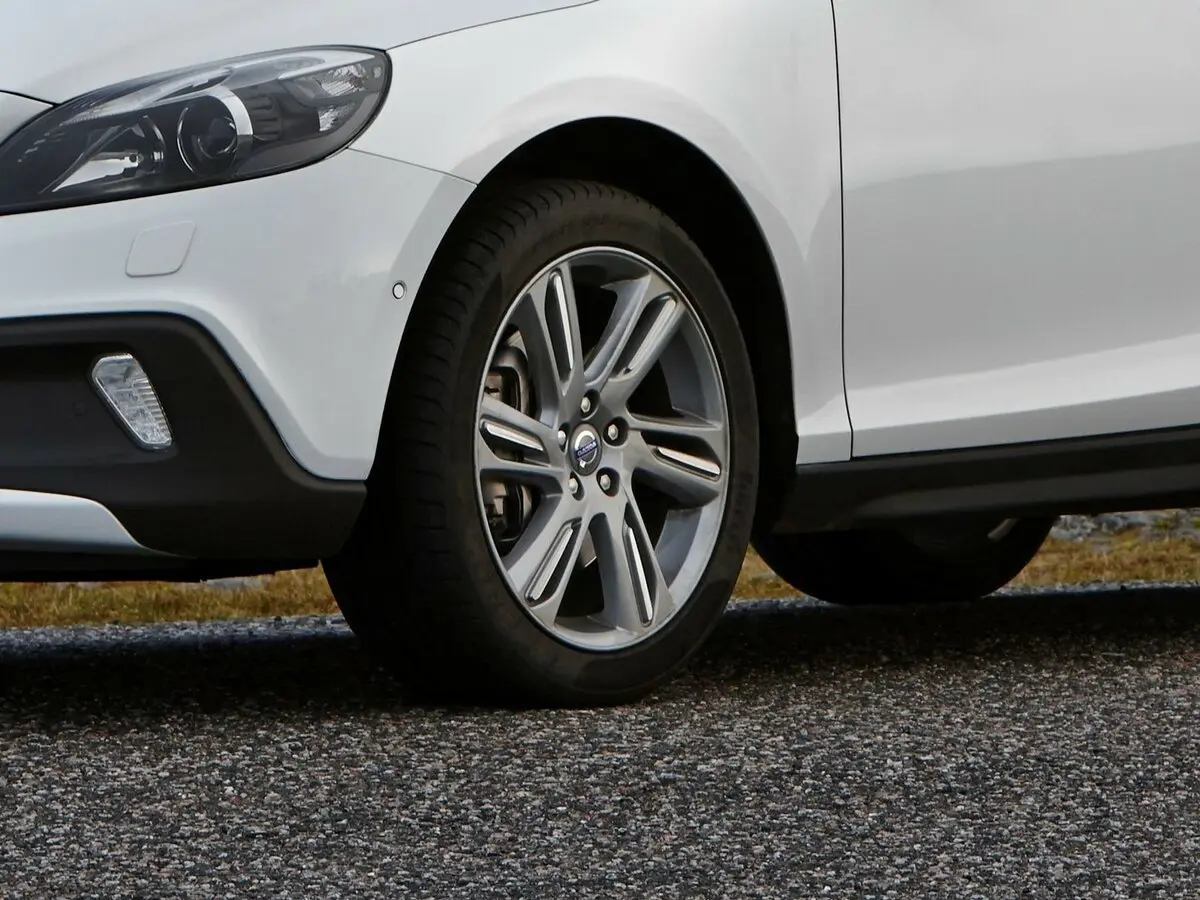Volvo V40 Cross Country I Хэтчбек 5 дв. — сүрөт 18
