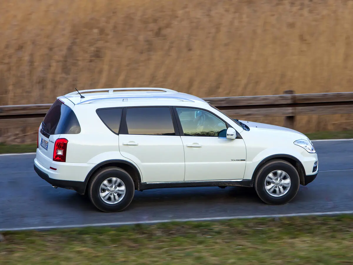SsangYong Rexton III Внедорожник 5 дв. — фото 2