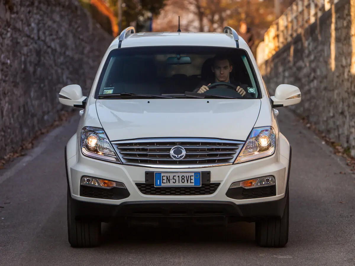 SsangYong Rexton III Внедорожник 5 дв. — фото 3