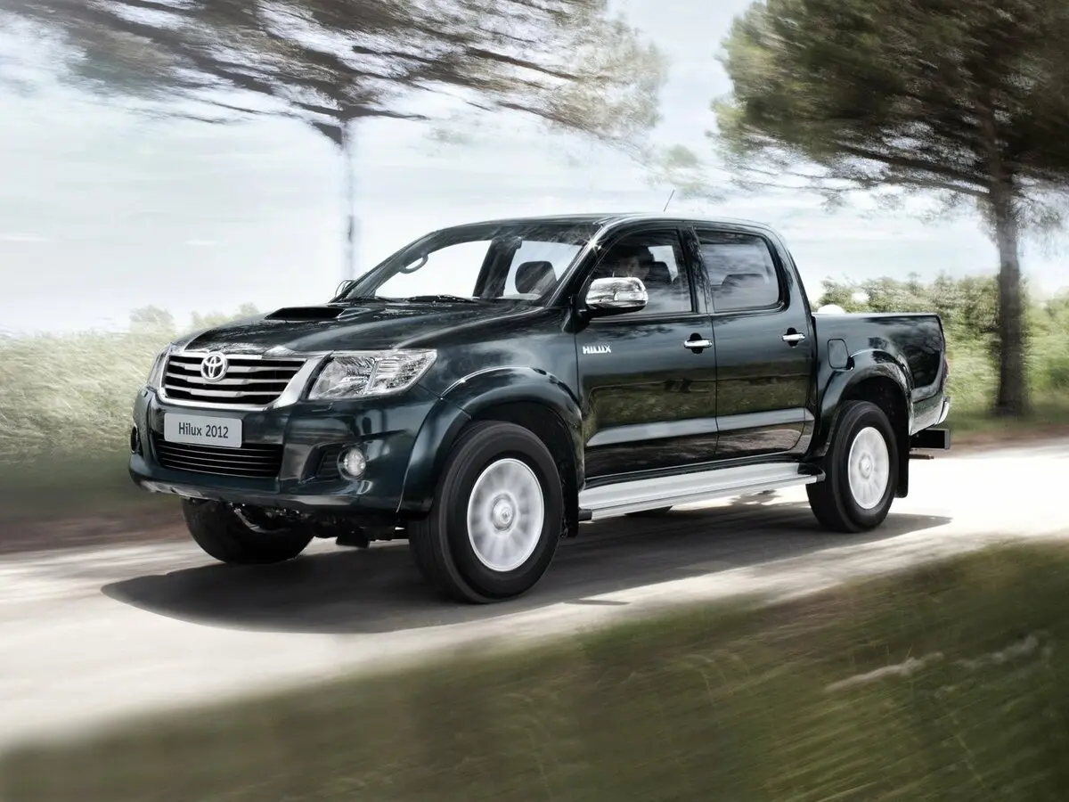 Toyota Hilux VII Рестайлинг Пикап Двойная кабина