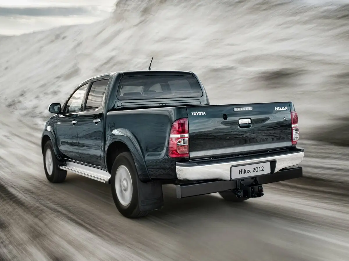 Toyota Hilux VII Рестайлинг Пикап Двойная кабина — сүрөт 5