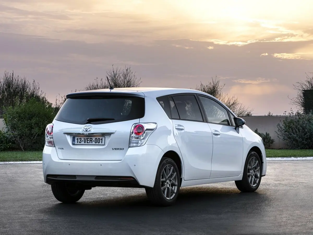 Toyota Verso I Рестайлинг Компактвэн — фото 5