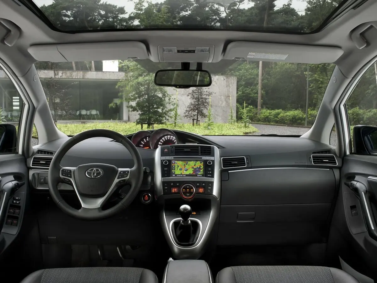 Toyota Verso I Рестайлинг Компактвэн — фото 6