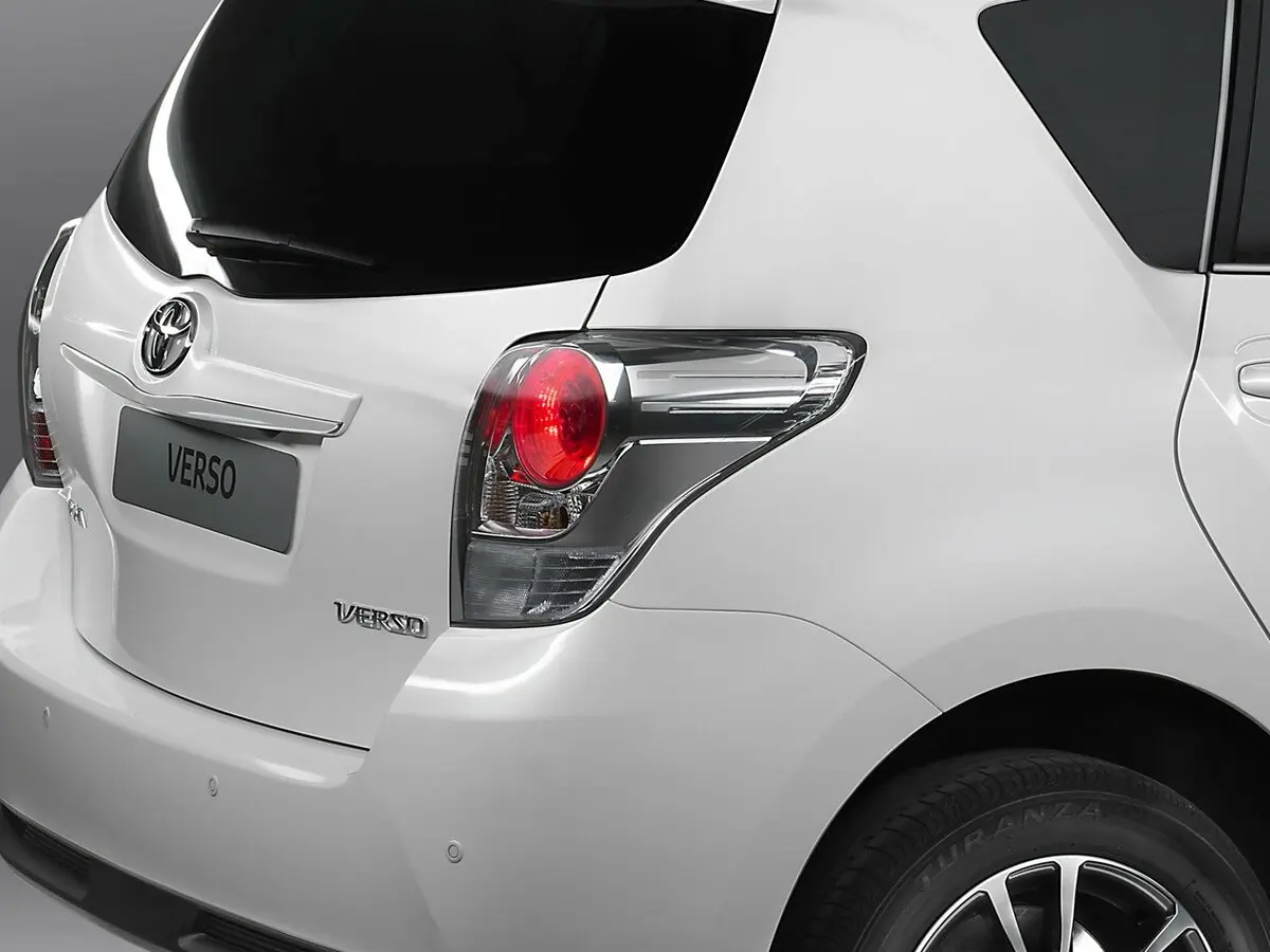 Toyota Verso I Рестайлинг Компактвэн — фото 14