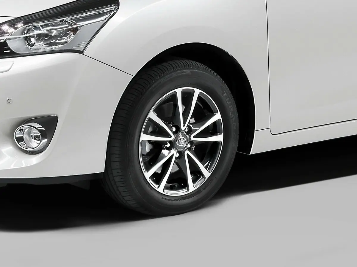 Toyota Verso I Рестайлинг Компактвэн — фото 16