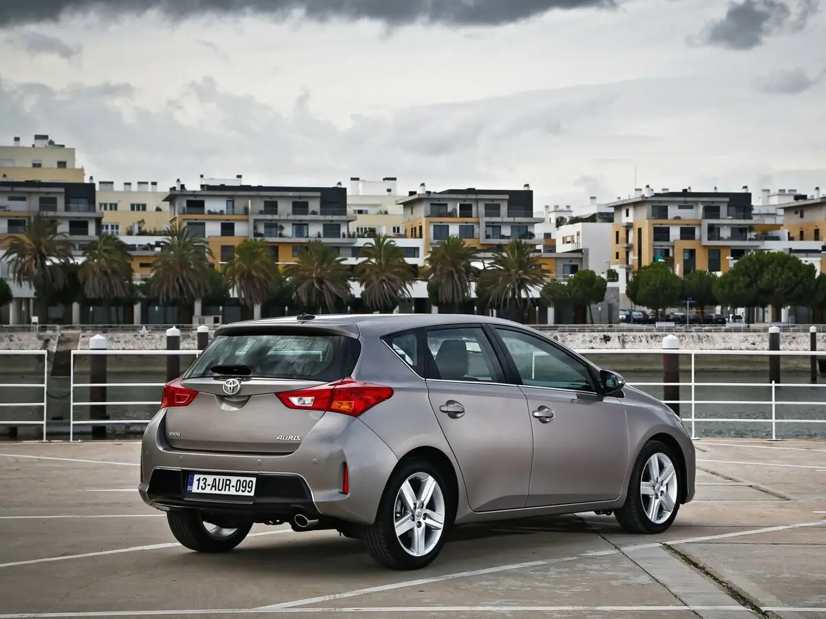 Toyota Auris II Хэтчбек 5 дв. — сүрөт 5