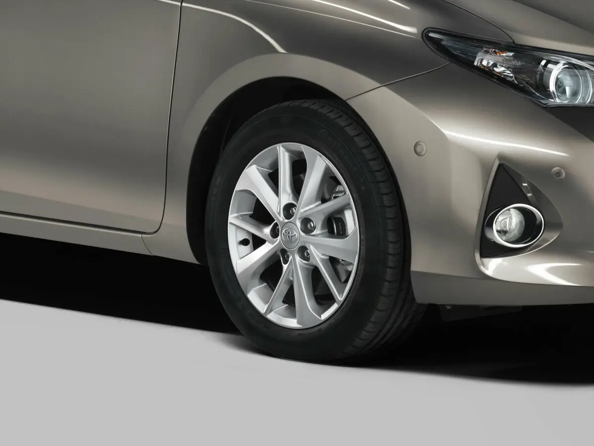 Toyota Auris II Хэтчбек 5 дв. — сүрөт 14