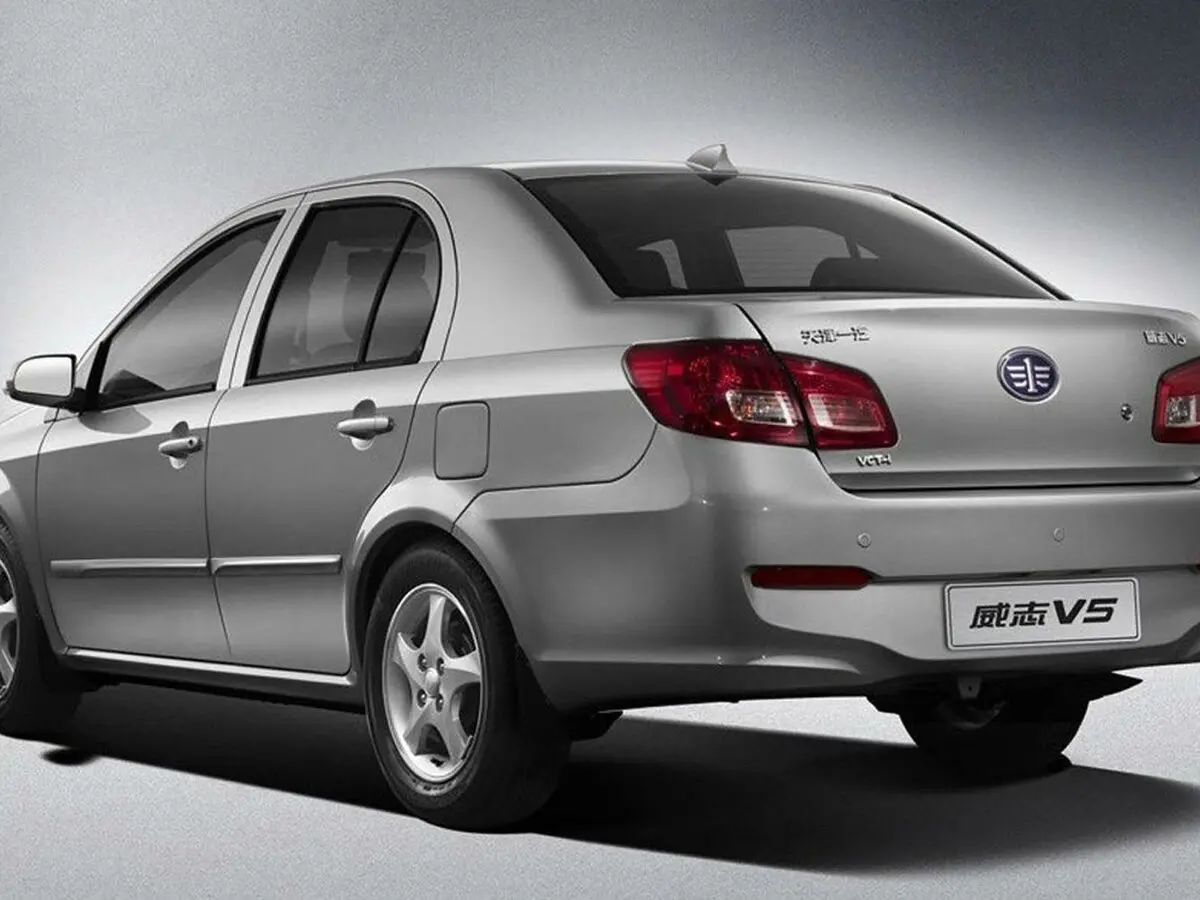 FAW V5 2012 – 2017 Седан — 照片 4