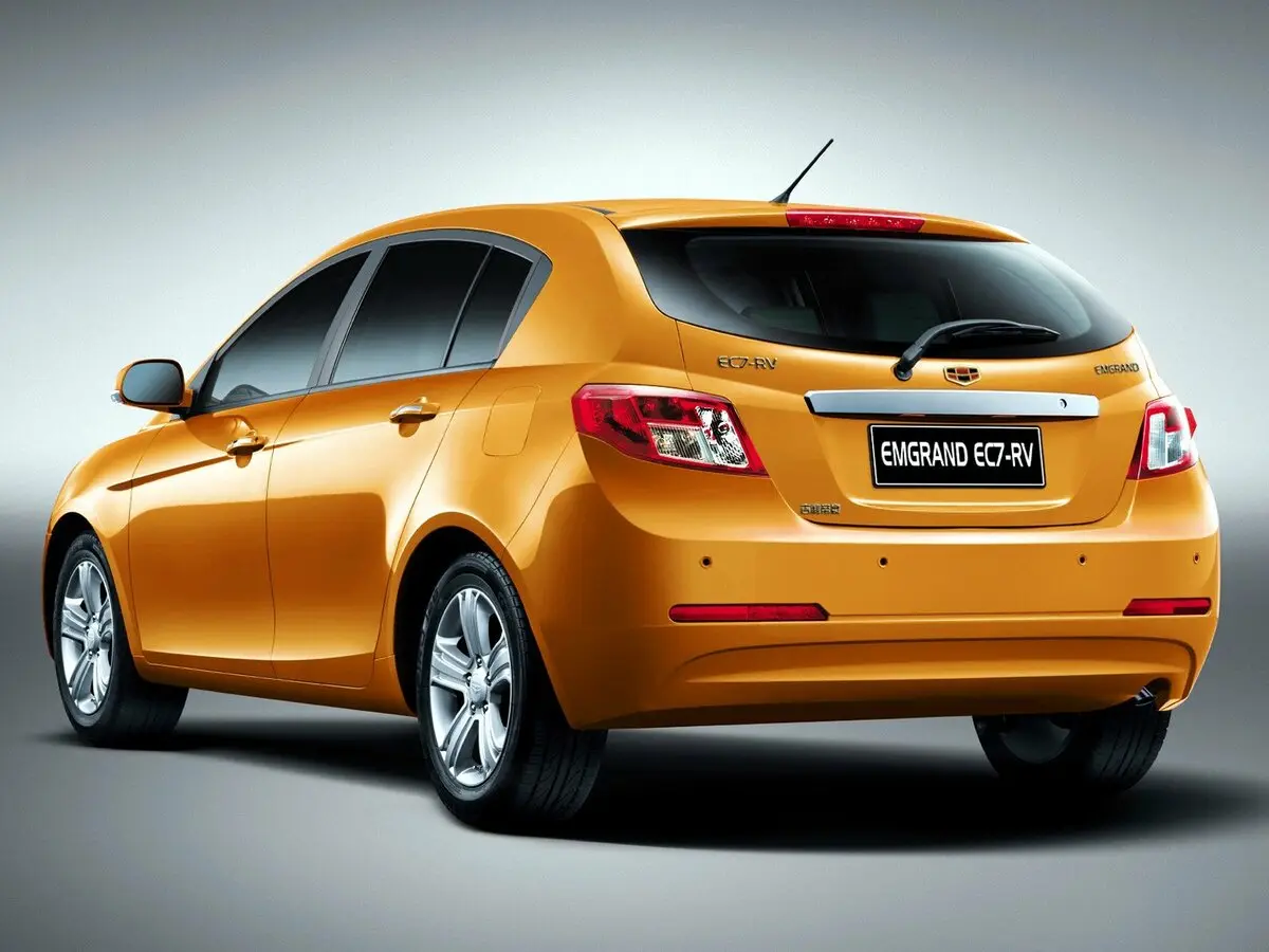 Geely Emgrand EC7 2009 – 2016 Хэтчбек 5 дв. — photo 4