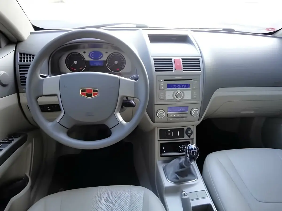 Geely Emgrand EC7 2009 – 2016 Хэтчбек 5 дв. — photo 7