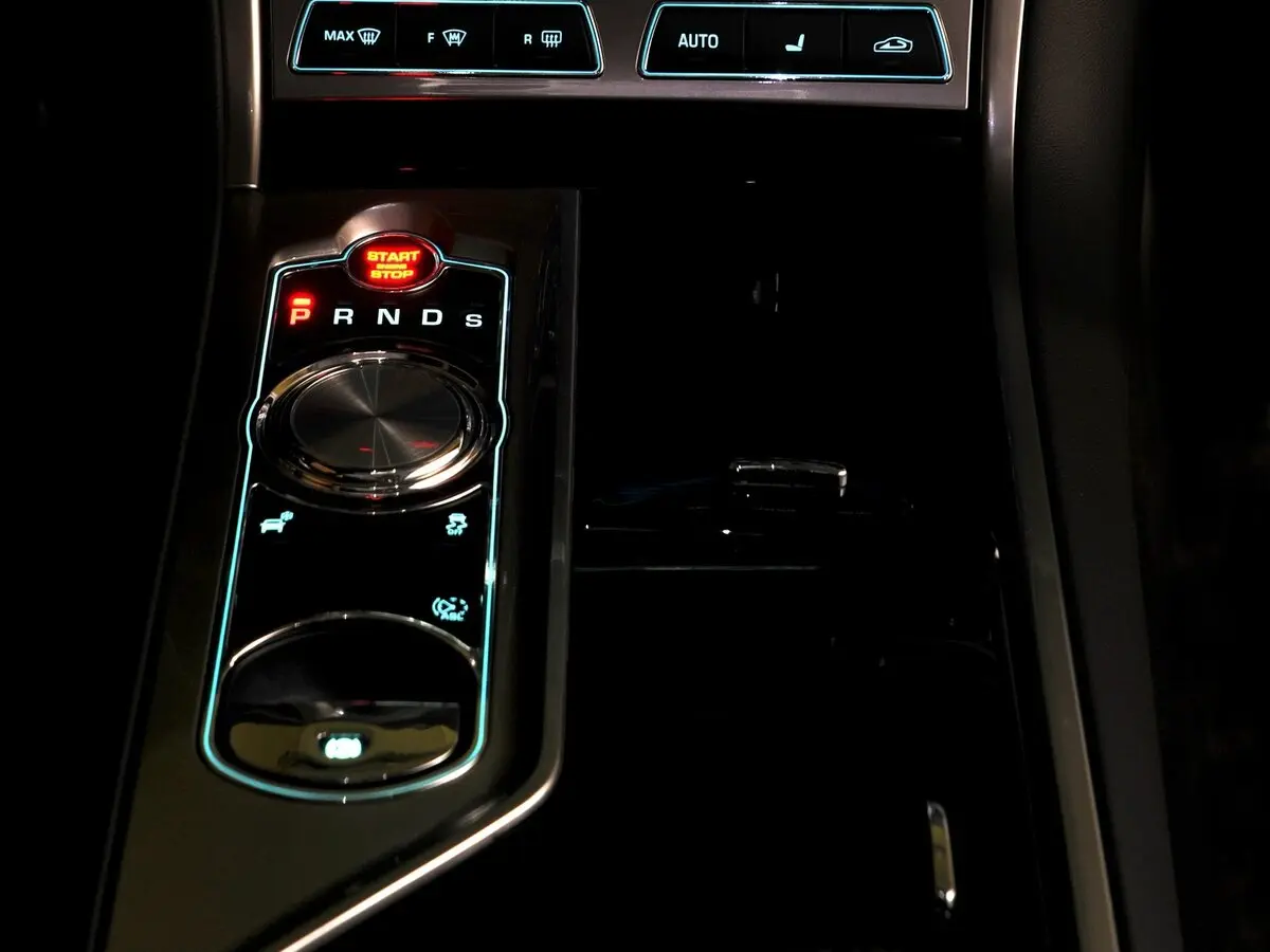 Jaguar XF I Рестайлинг Универсал 5 дв. — 照片 7