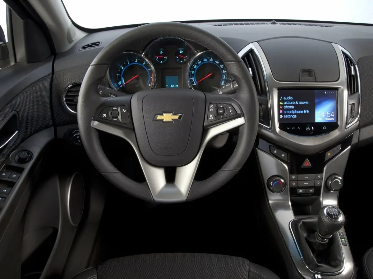 Chevrolet Cruze I Рестайлинг Универсал 5 дв. — сүрөт 8