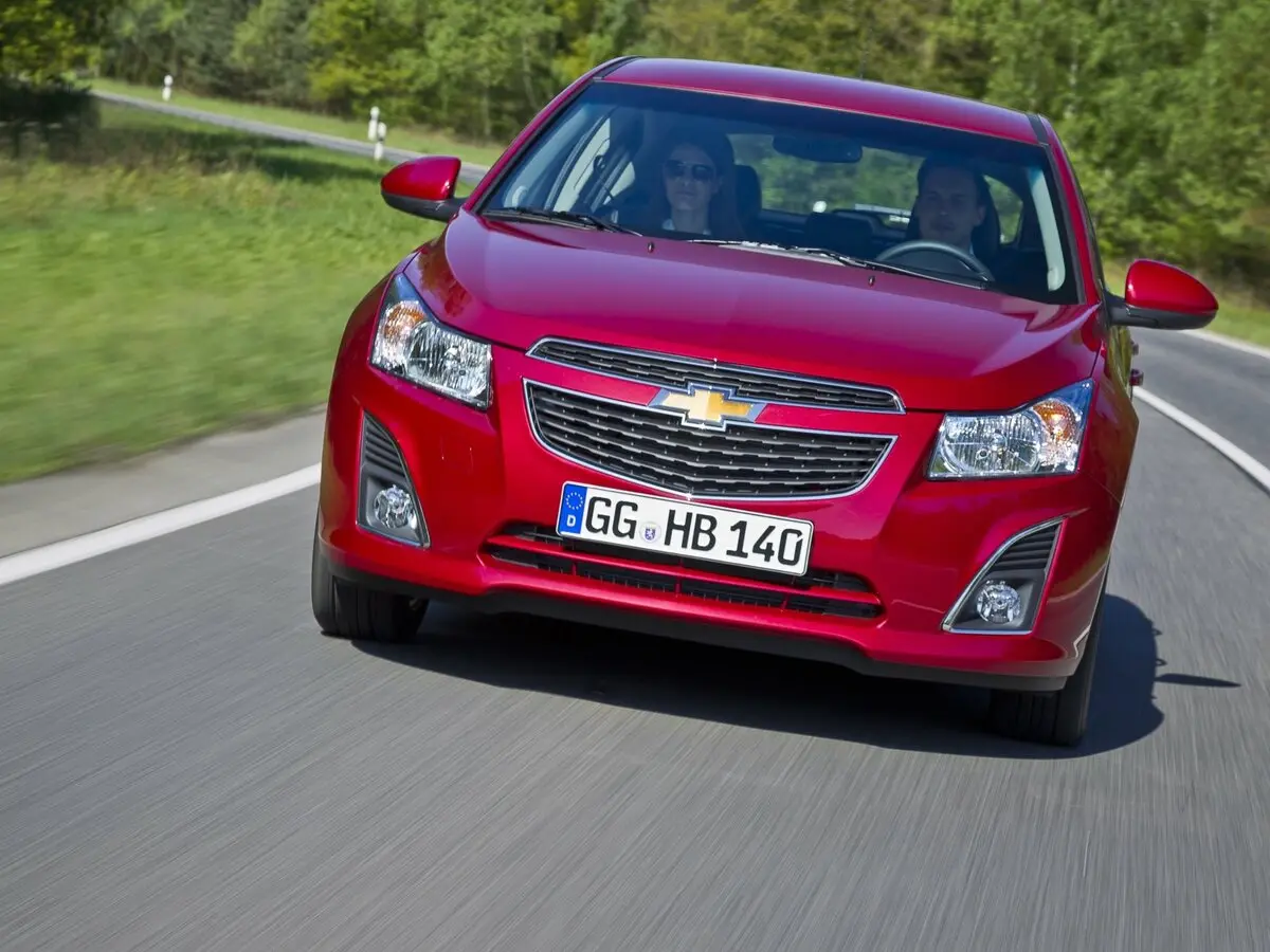 Chevrolet Cruze I Рестайлинг Хэтчбек 5 дв. — сүрөт 3