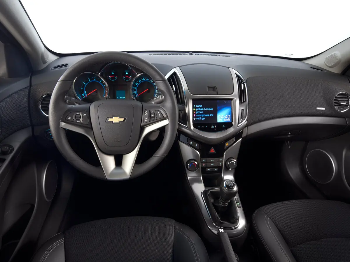 Chevrolet Cruze I Рестайлинг Хэтчбек 5 дв. — сүрөт 6
