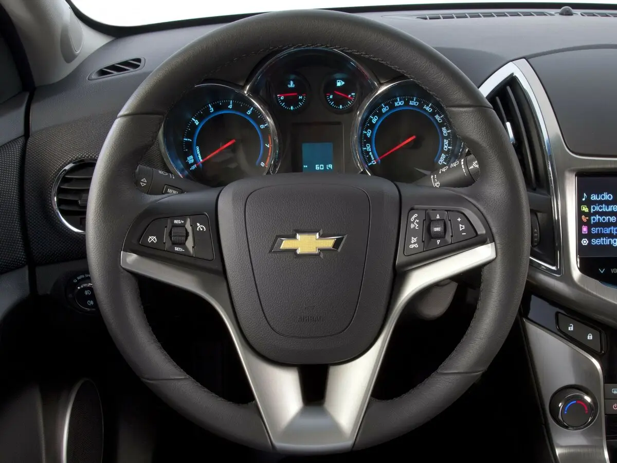 Chevrolet Cruze I Рестайлинг Хэтчбек 5 дв. — сүрөт 8
