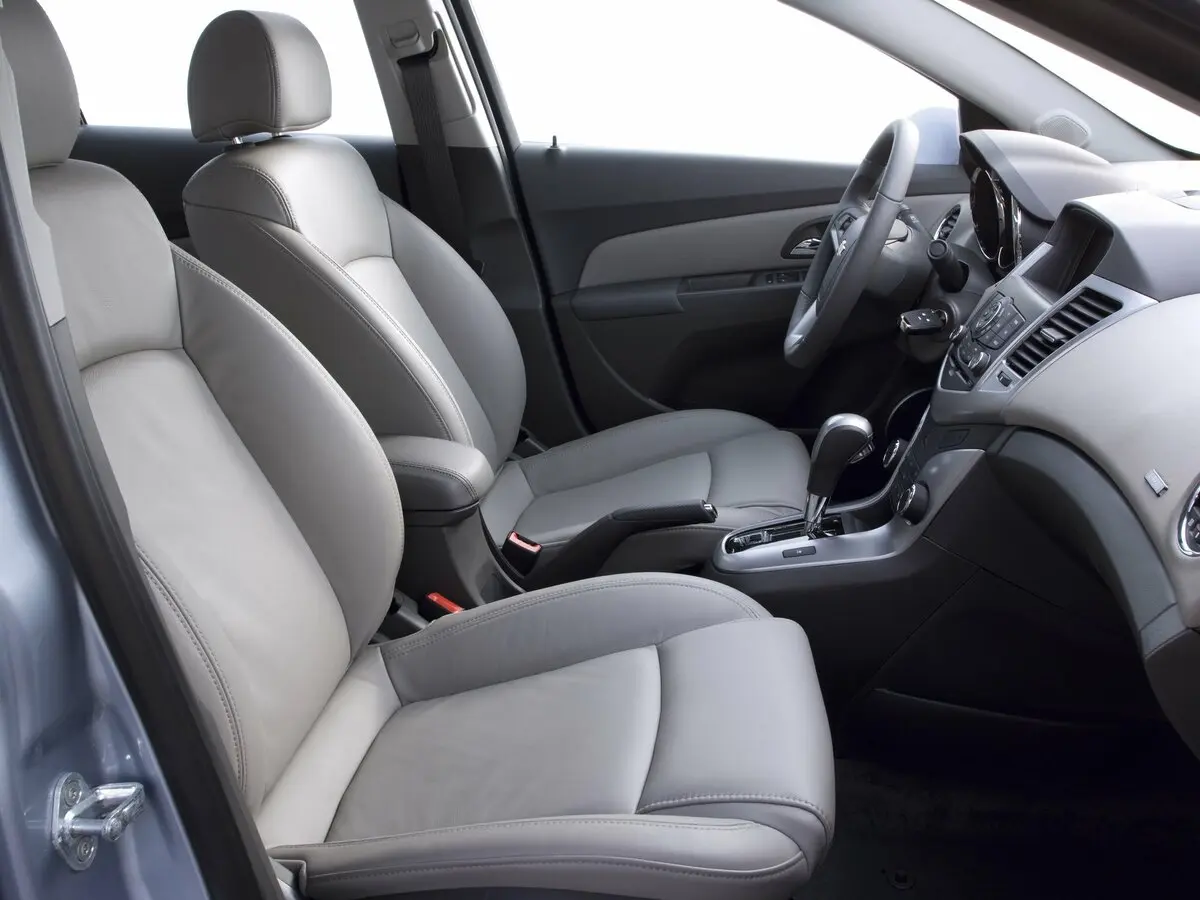 Chevrolet Cruze I Рестайлинг Седан — сүрөт 6